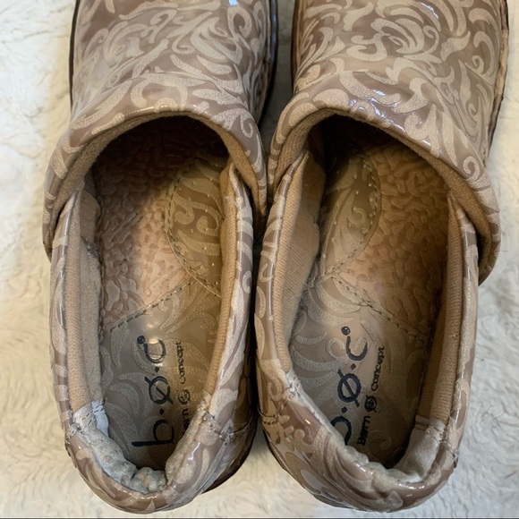 𝅺B.O.C born concept tan beige Peggy clogs tooled embossed leather mules - Picture 6 of 8